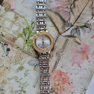 Vintage Watches VGI Gold Silver Quartz Womens Watch Rhinestone Bezel Japan